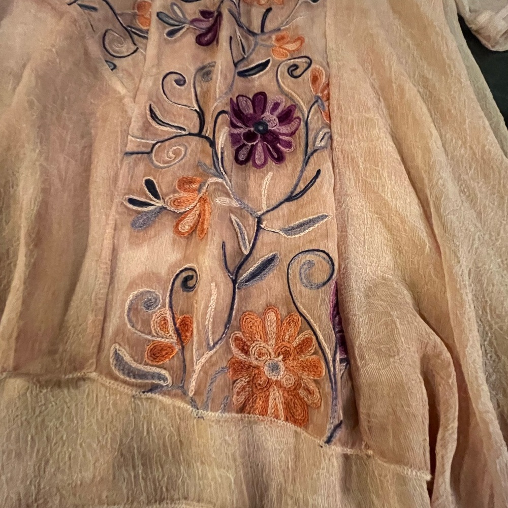 Pretty Angel Embroidered Silk Blend Tunic Top | Size Medium - Picture 7 of 9